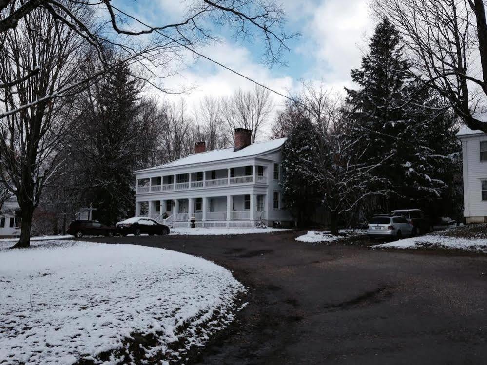 The Old Inn On The Green New Marlborough Extérieur photo